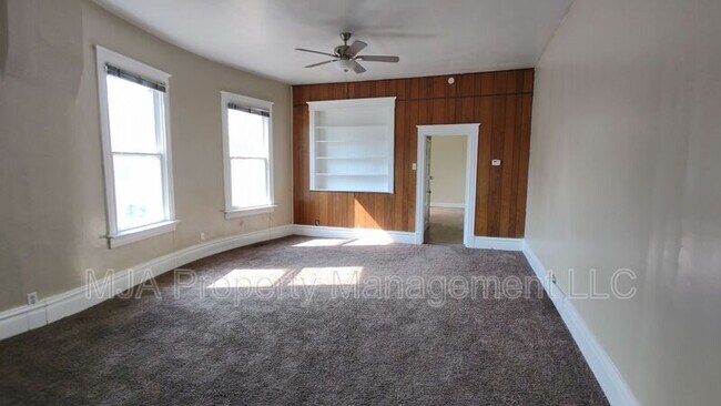 Building Photo - 2172 S 800 E