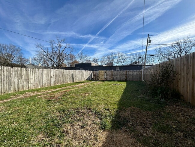 Building Photo - 1215 Sullivant Ave