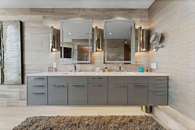 Building Photo - 3433 Westheimer Rd