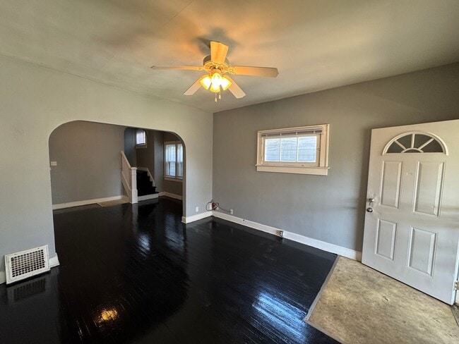 Building Photo - 830-832 Weghorst Street