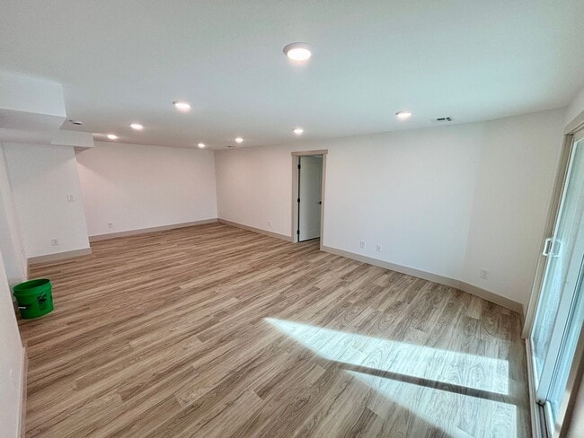 Building Photo - Newly Remodeled Home in the Heart of MHK!