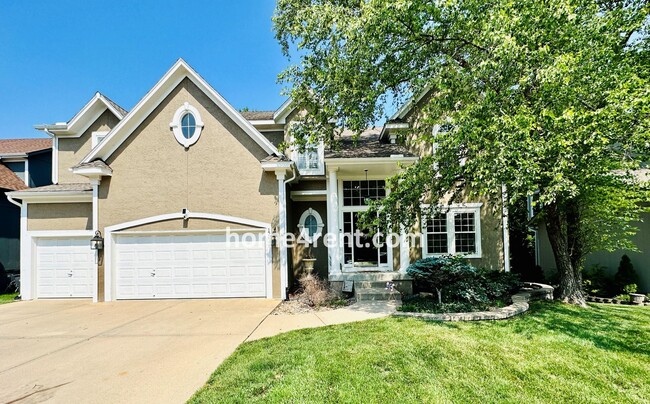 Primary Photo - Beautiful Four Bedroom Home in a Quiet Nei...