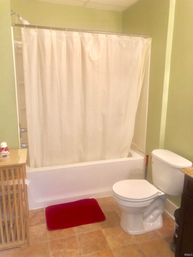 Building Photo - 423 S Fess Ave