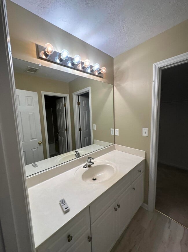 Building Photo - 1411 Anna Way