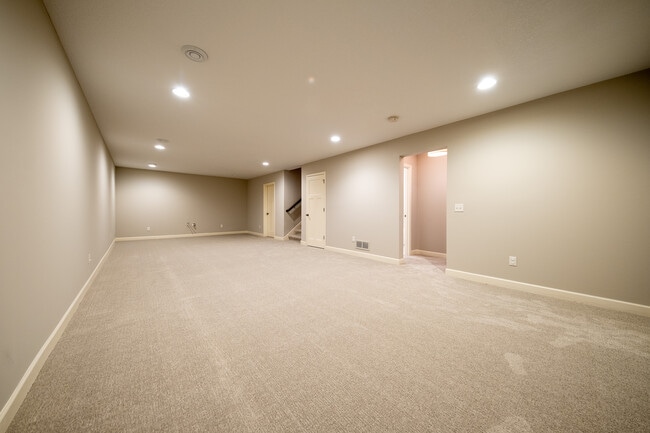 Building Photo - 5029 Hankerson Ave