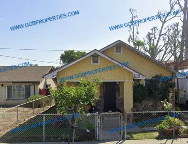 Primary Photo - Rent Ready / / Charming 3 Bedoom Home acro...