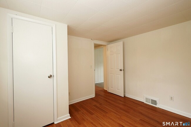 Building Photo - 121 Westport Rd