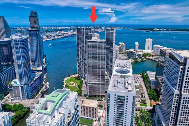 Building Photo - 495 Brickell Ave