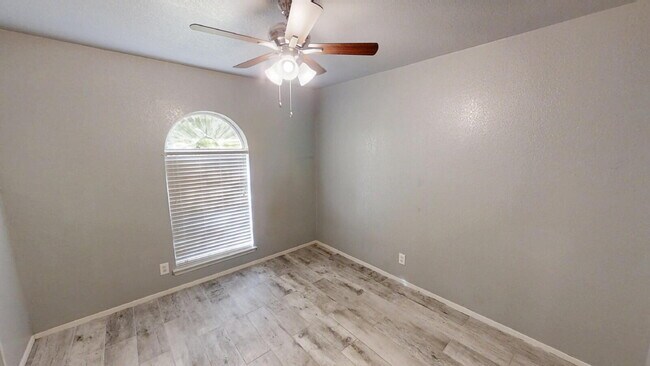 Building Photo - Welcome to your next home!