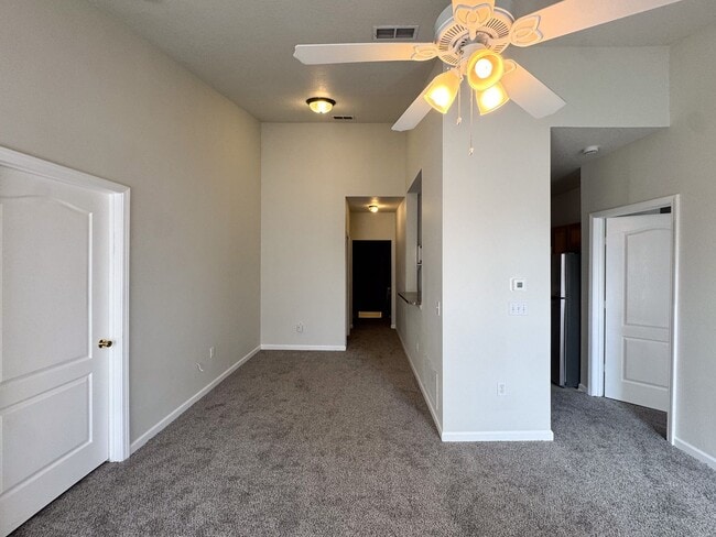 Building Photo - LOWEST PRICE!! 2/2 at The Villas Condominiums AVAILALBE NOW!