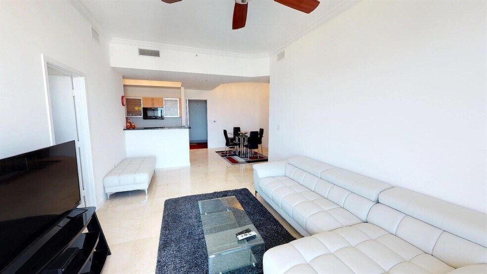 Building Photo - 1515 N Flagler Dr