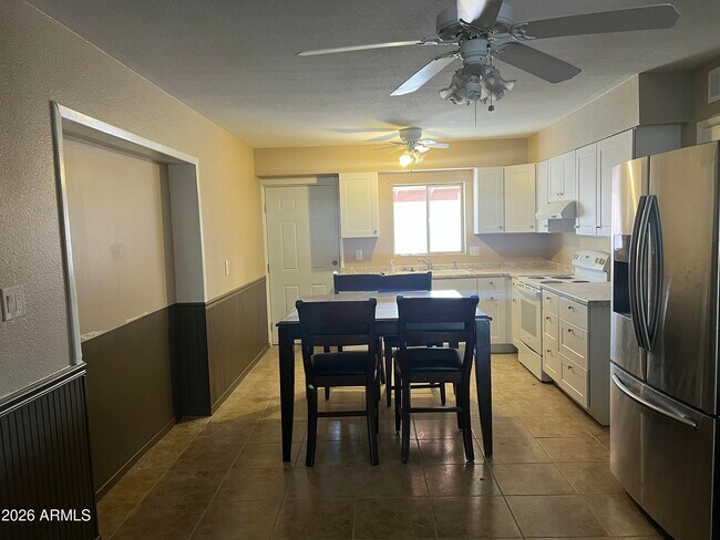 Building Photo - 1941 E Pegasus Dr