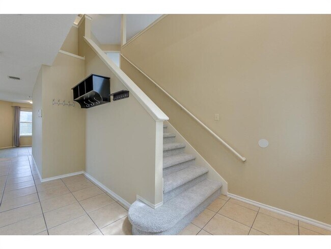 Building Photo - 3912 Lemos Dr