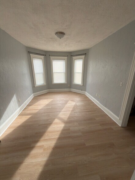 Building Photo - 16 Shepton St