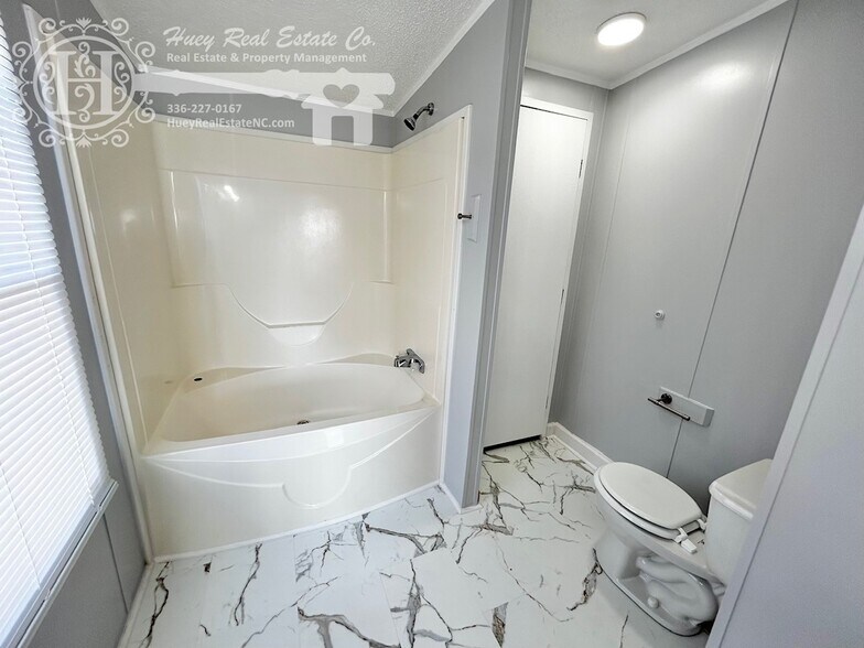 Building Photo - 2008 Burnett Church Rd