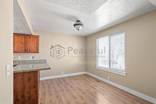 Building Photo - 7222 Ponderosa Dr