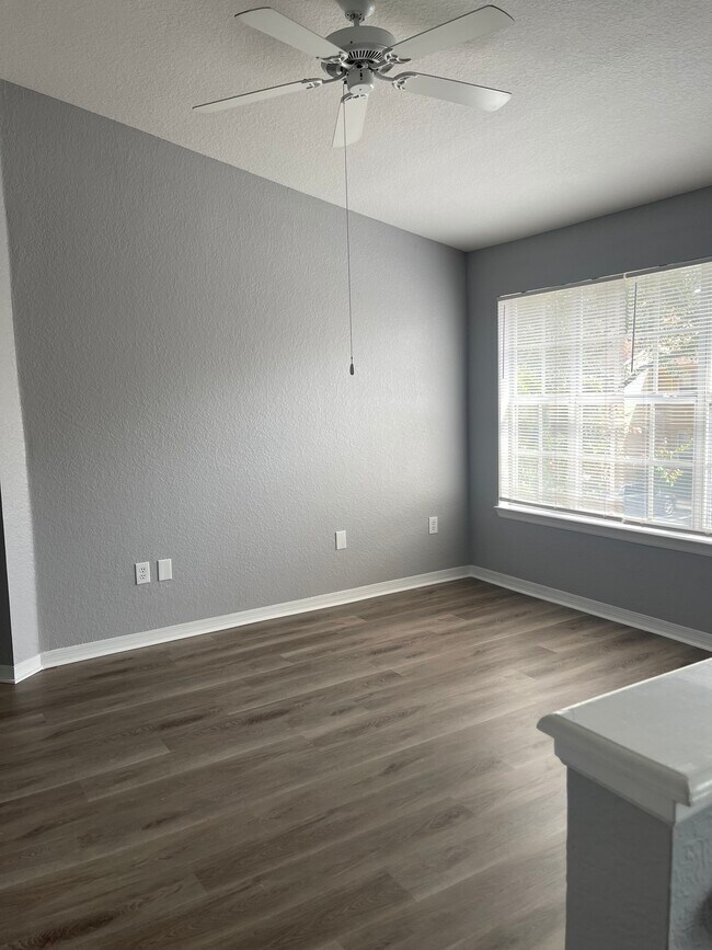 Building Photo - 839 Grand Regency Pointe