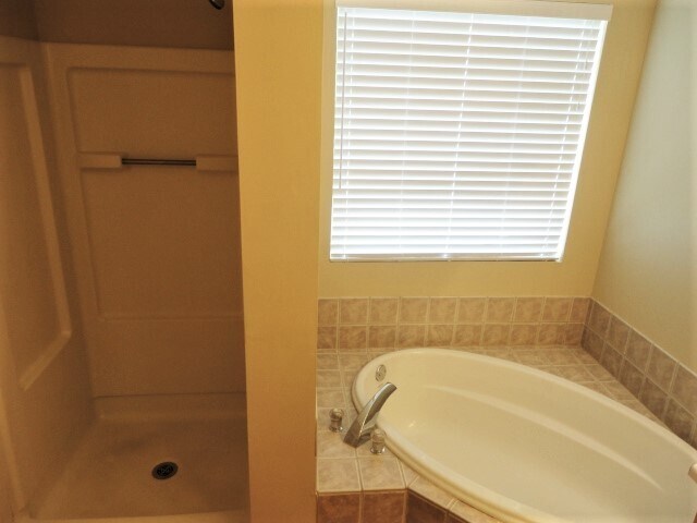 Building Photo - 558 Alcott Ln