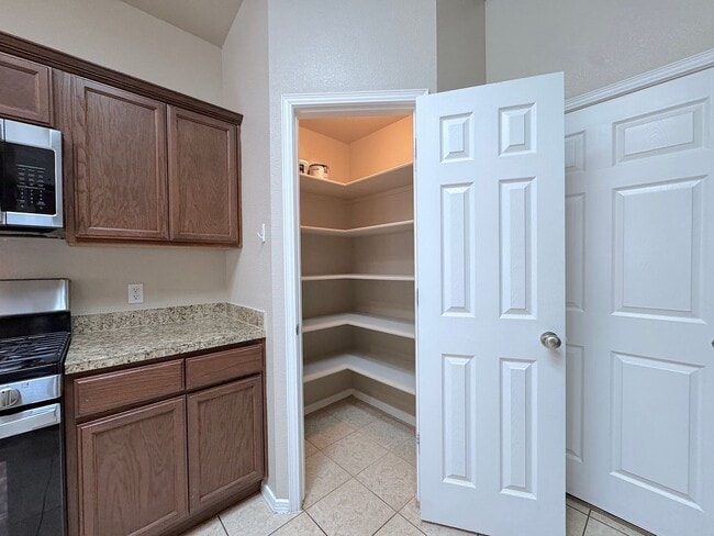 Building Photo - Northeast El Paso 3 Bed/2 Bath Refrig A/C