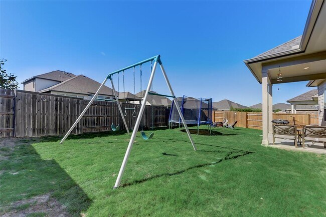 Building Photo - 222 Eagle Ford Dr