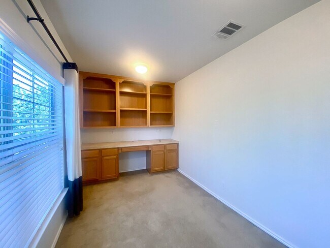 Building Photo - Amazing home with Garage and Backyard 3/2 ...
