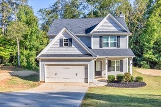 Building Photo - 1051 Hebron Rd