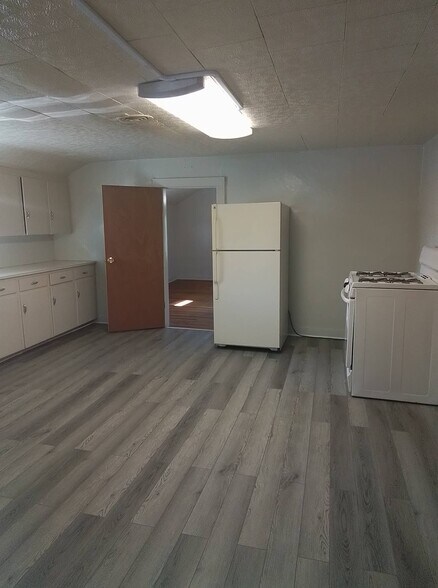 Building Photo - 226 Curry Ct