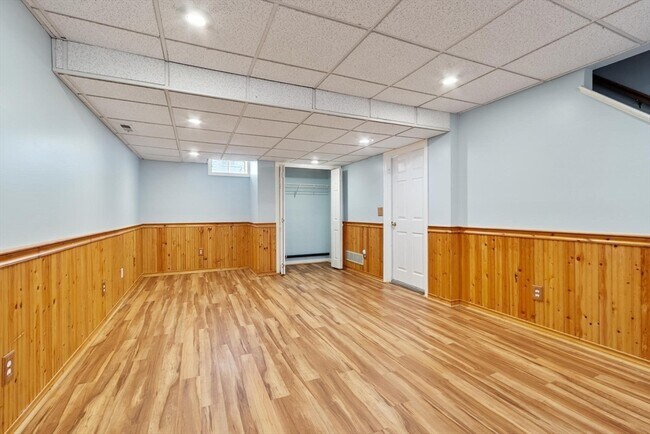 Building Photo - 29 Lamplighter Ln