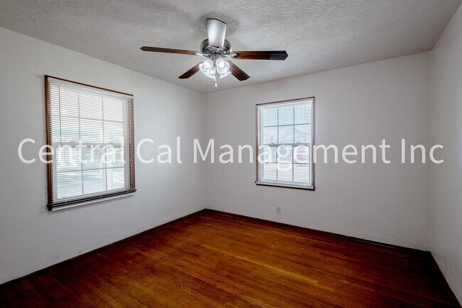 Building Photo - 3 Bedroom/1 Bath Home with Solar - $1895 per month!