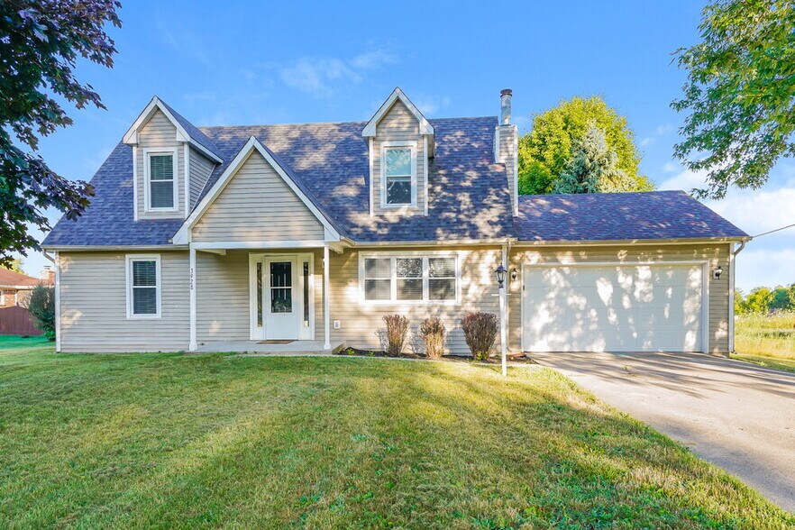 Primary Photo - 3928 Liberty Meadows Rd