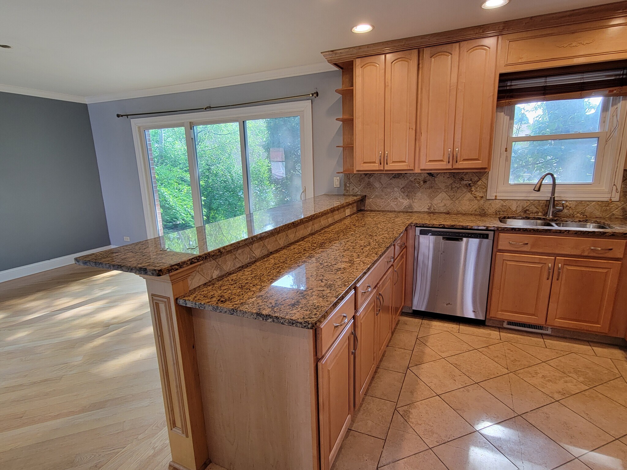 Building Photo - 2116 Rugen Rd