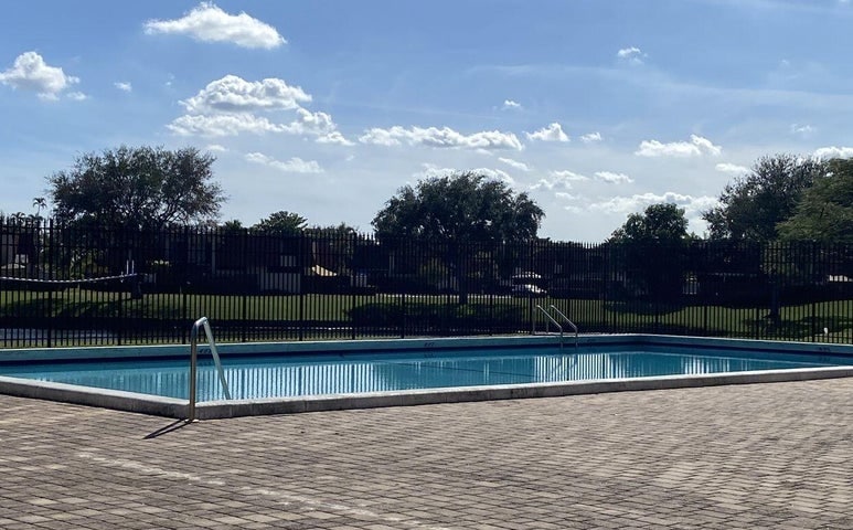 Building Photo - 3652 Victoria Dr