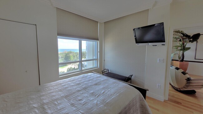 Building Photo - 3700 S Ocean Blvd