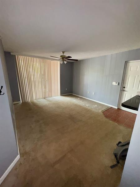 Building Photo - 4852 N State Rd 7