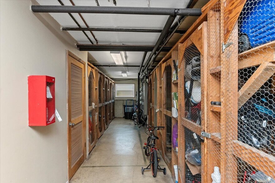 Building Photo - 126 W Washington St