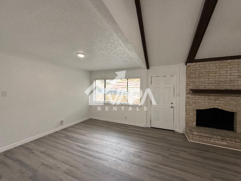 Building Photo - 6735 Stone Lake Dr