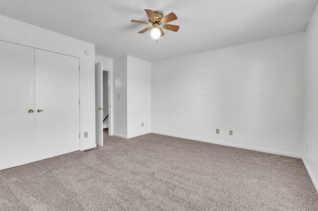 Building Photo - 289 Stateline Road - Oak Grove