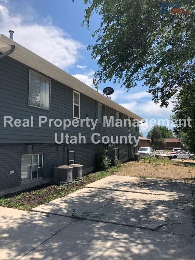 Building Photo - 1056 Ellen Cir