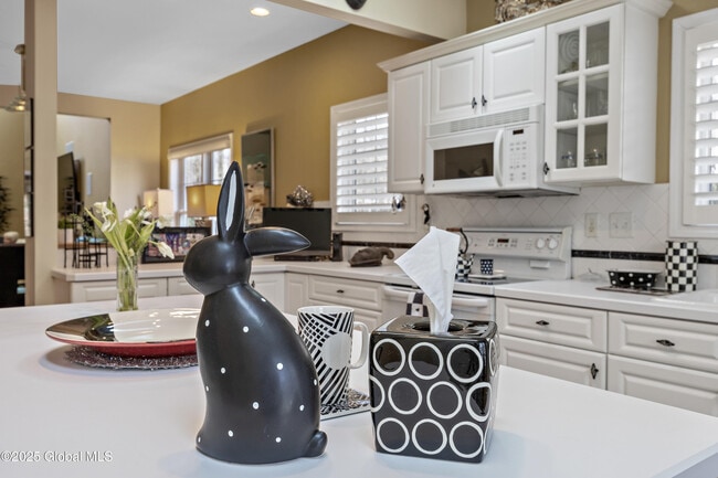 Building Photo - 91 Vista Dr