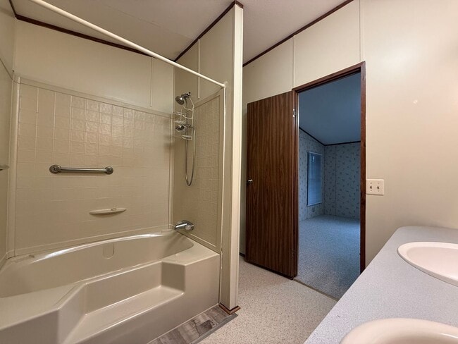 Building Photo - 3 Bedroom 2 Bathroom Home in Greene County...