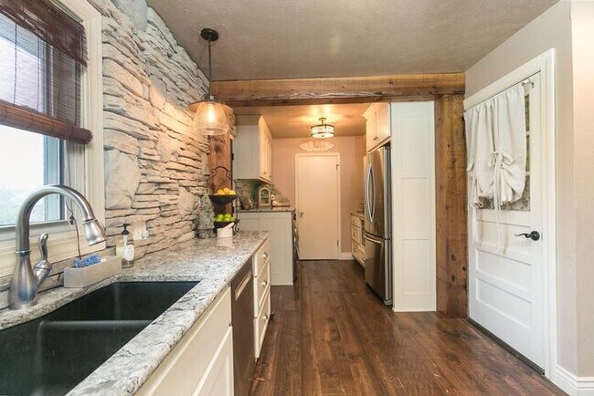 Building Photo - HOME FEATURED IN 417 MAGAZINE in 2018!!!!!...