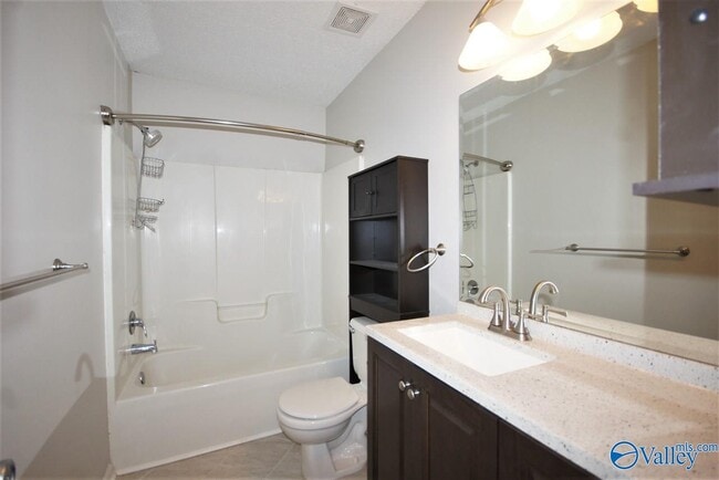 Building Photo - 252 Mountain Creek Dr