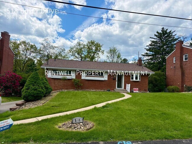 Building Photo - 518 Holly Dr