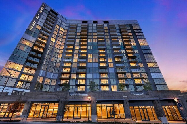 Building Photo - Charming Furnished HighRise 2BR Condo in Atlanta