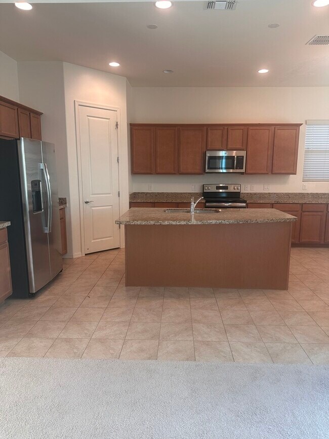 Building Photo - Large Home in Oro Valley