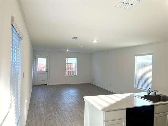 Building Photo - 12140 Thoroughbred Dr