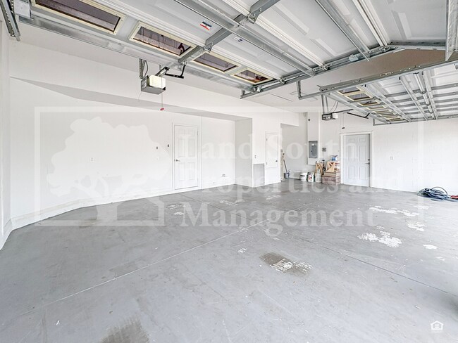 Building Photo - 1762 Altavista Cir