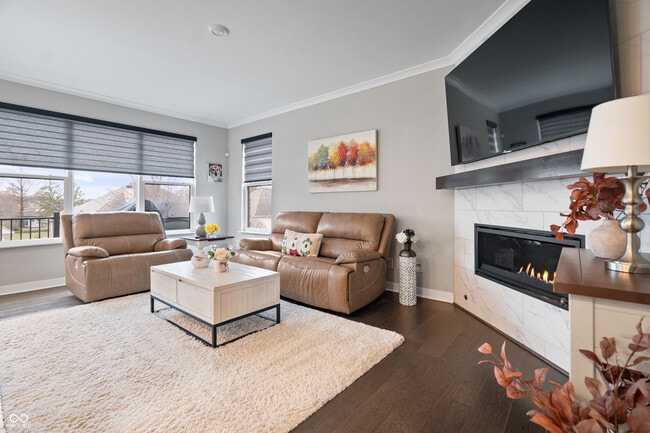 Building Photo - 661 Golborne St