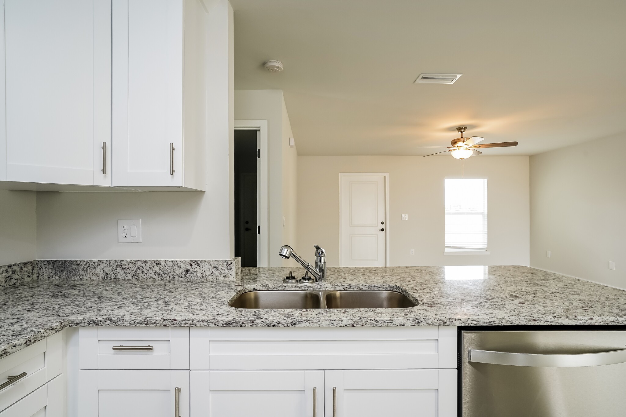 Building Photo - 1077 Capri Cir