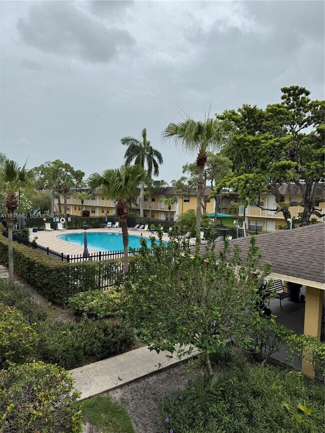 Building Photo - 5156 NE 6th Ave